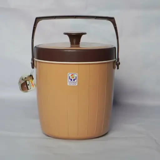 [2773] RC BUCKET USA 8LTR CAP@1DZ